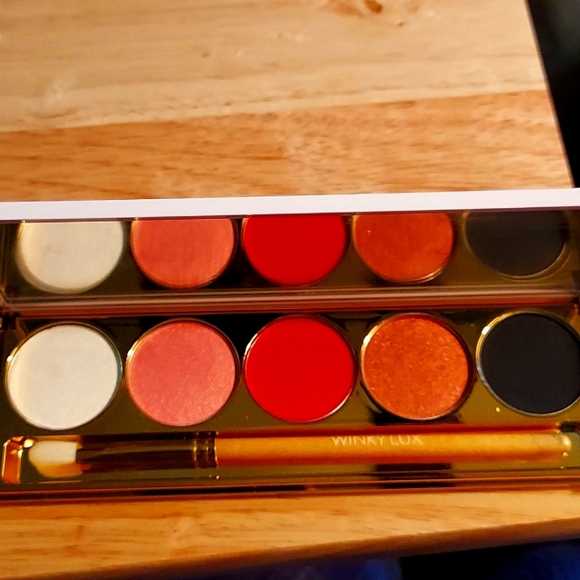 Winky Lux eyeshadow palette - Picture 4 of 5